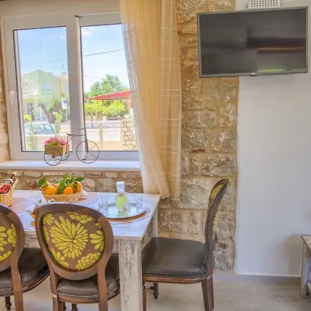 Stone Апартаменты Хараки