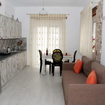 Stone Апартаменты *