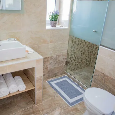Stone Apartament Charaki