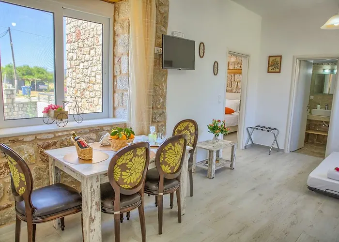 Stone Appartement Haraki